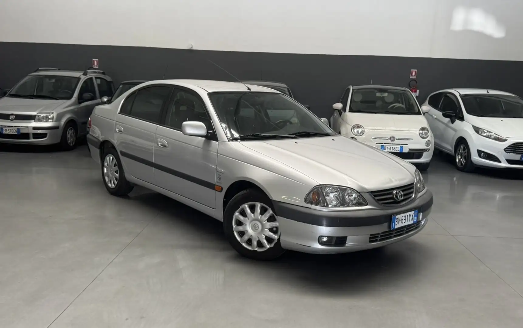 Toyota Avensis 2.0 16v benzina - 1