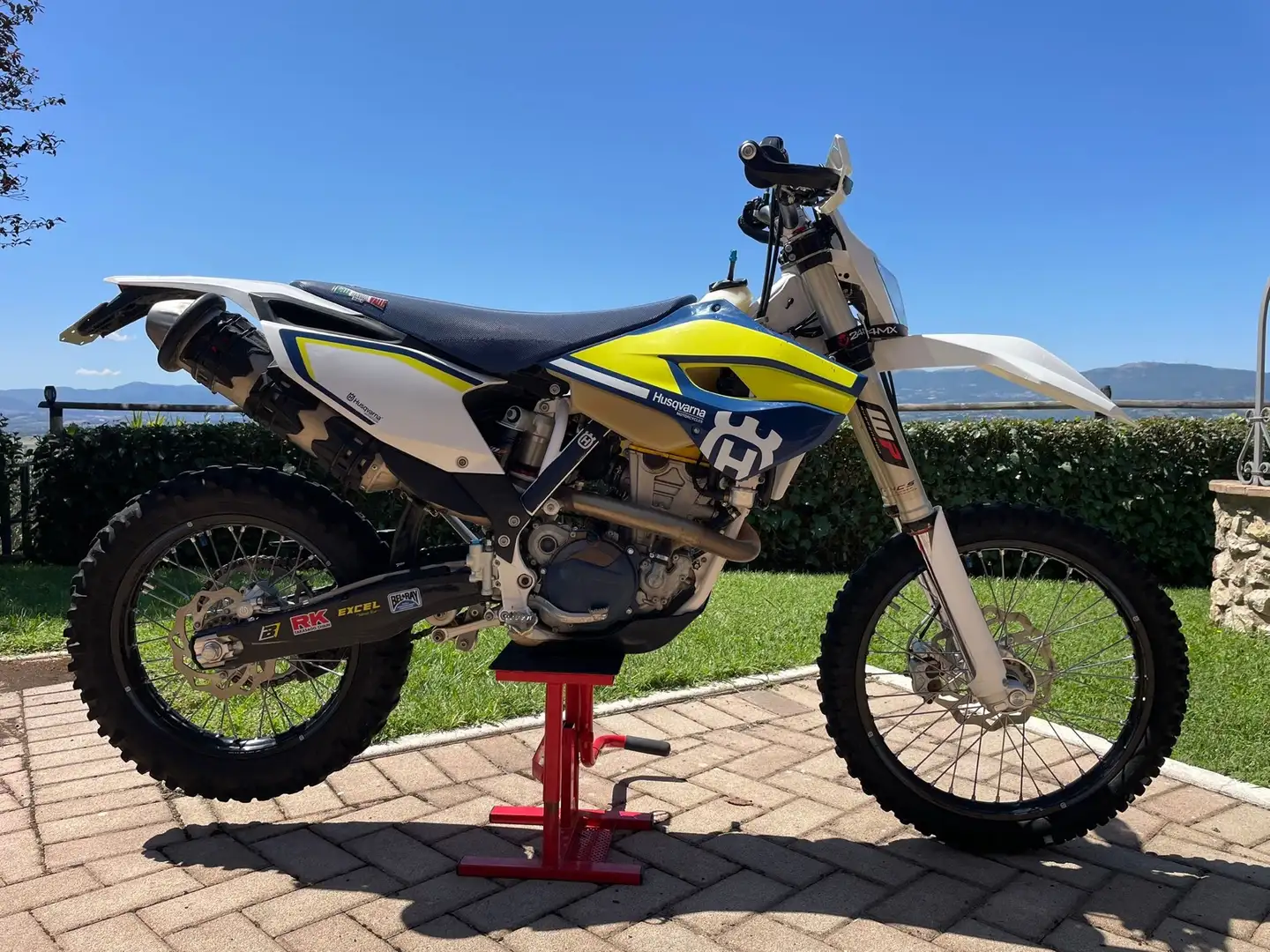 Husqvarna FE 350 My 2016 Bílá - 1