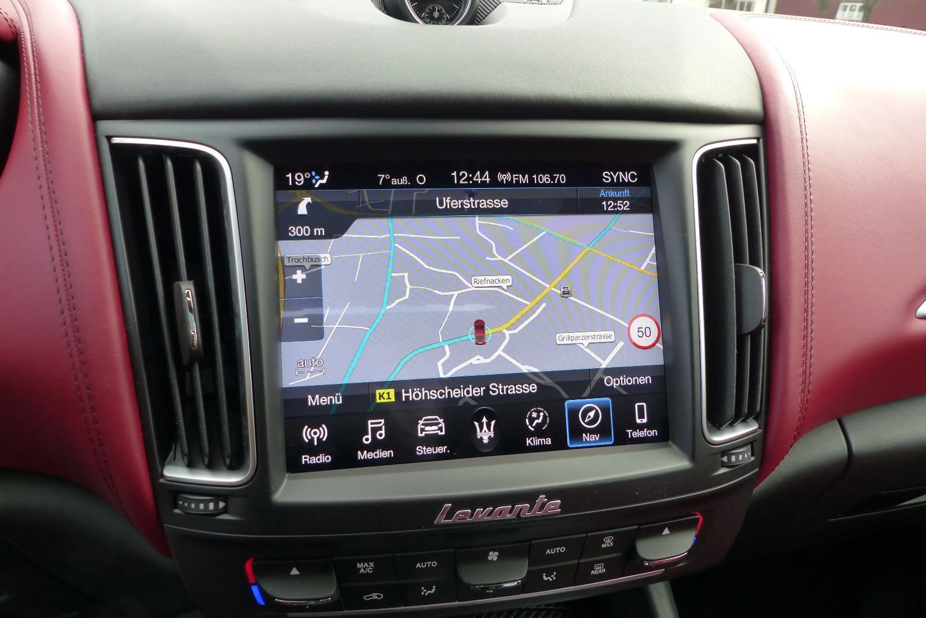 Maserati Levante Q4 Modena, Leder rot, SD — photo 10