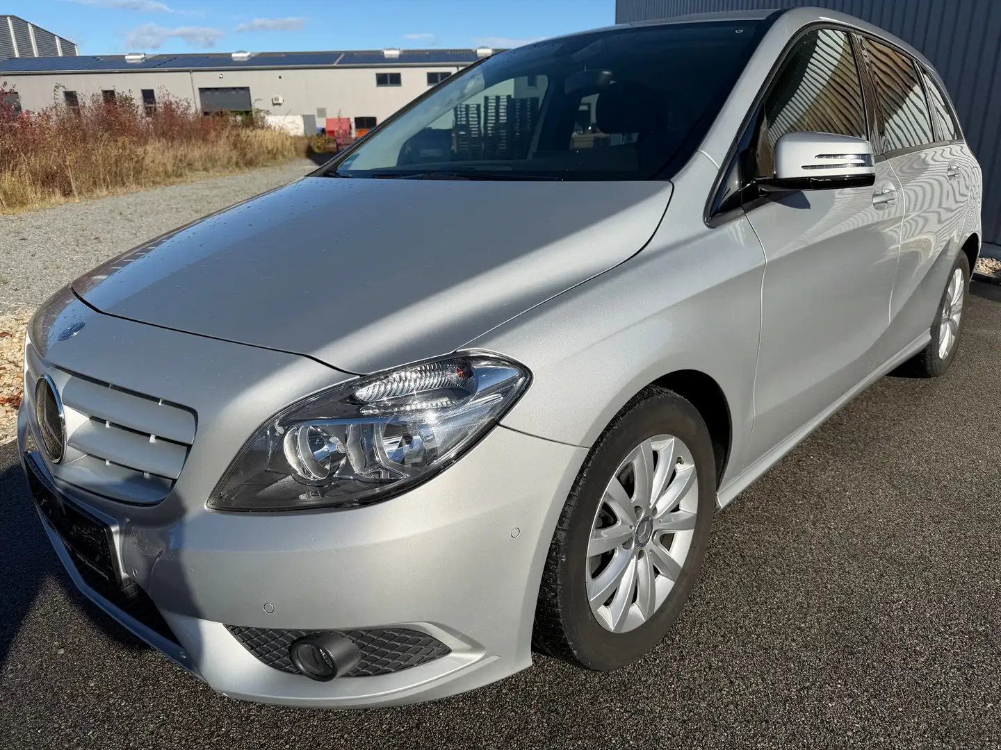 Mercedes-Benz B 200 B 200 *NAVI*SITZHEIZUNG*ELEKTR.SITZE*TOP* Silber - 1