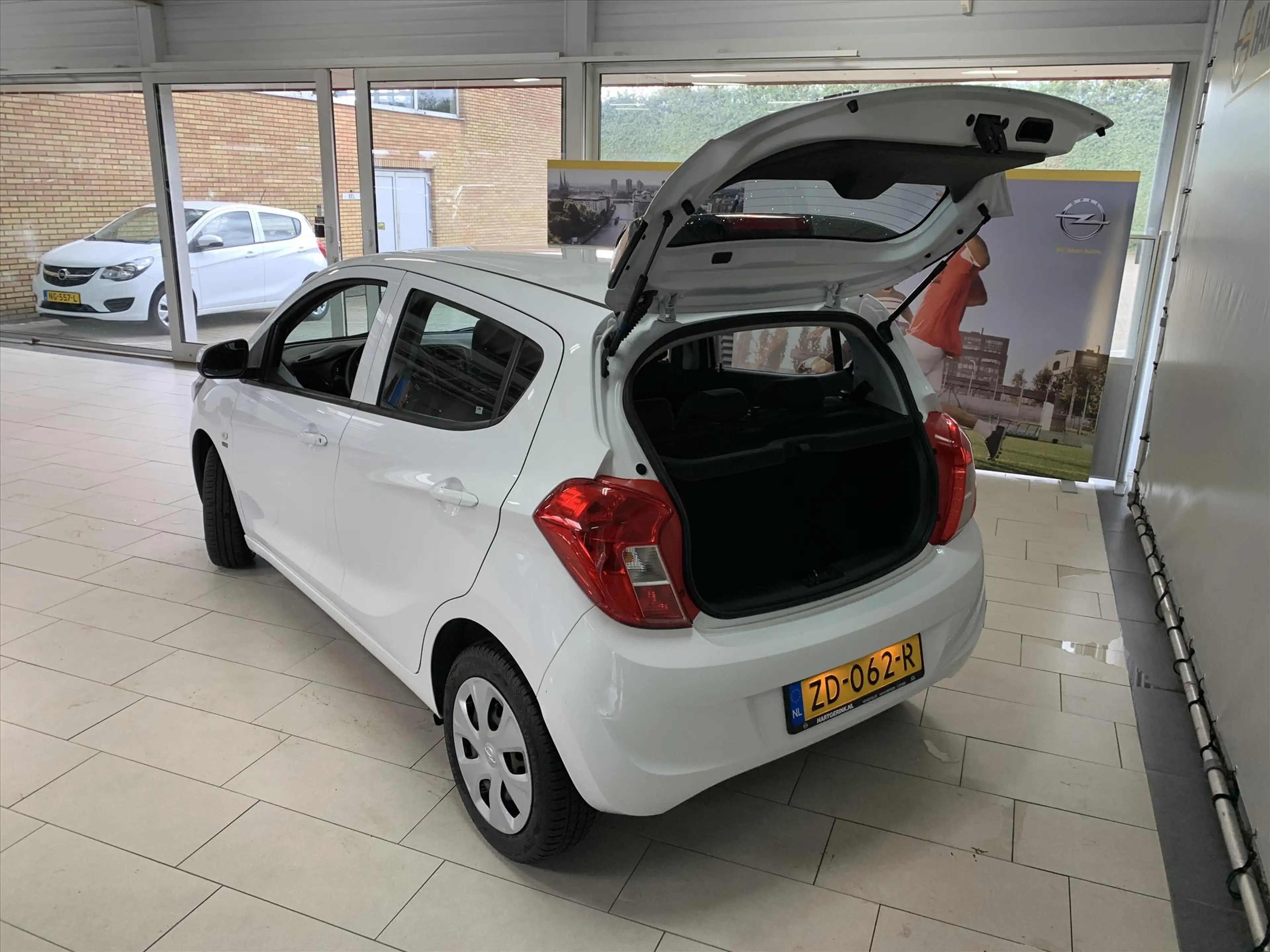 Opel Karl 1.0 Start/Stop 75pk 120 Jaar Edition — photo 4