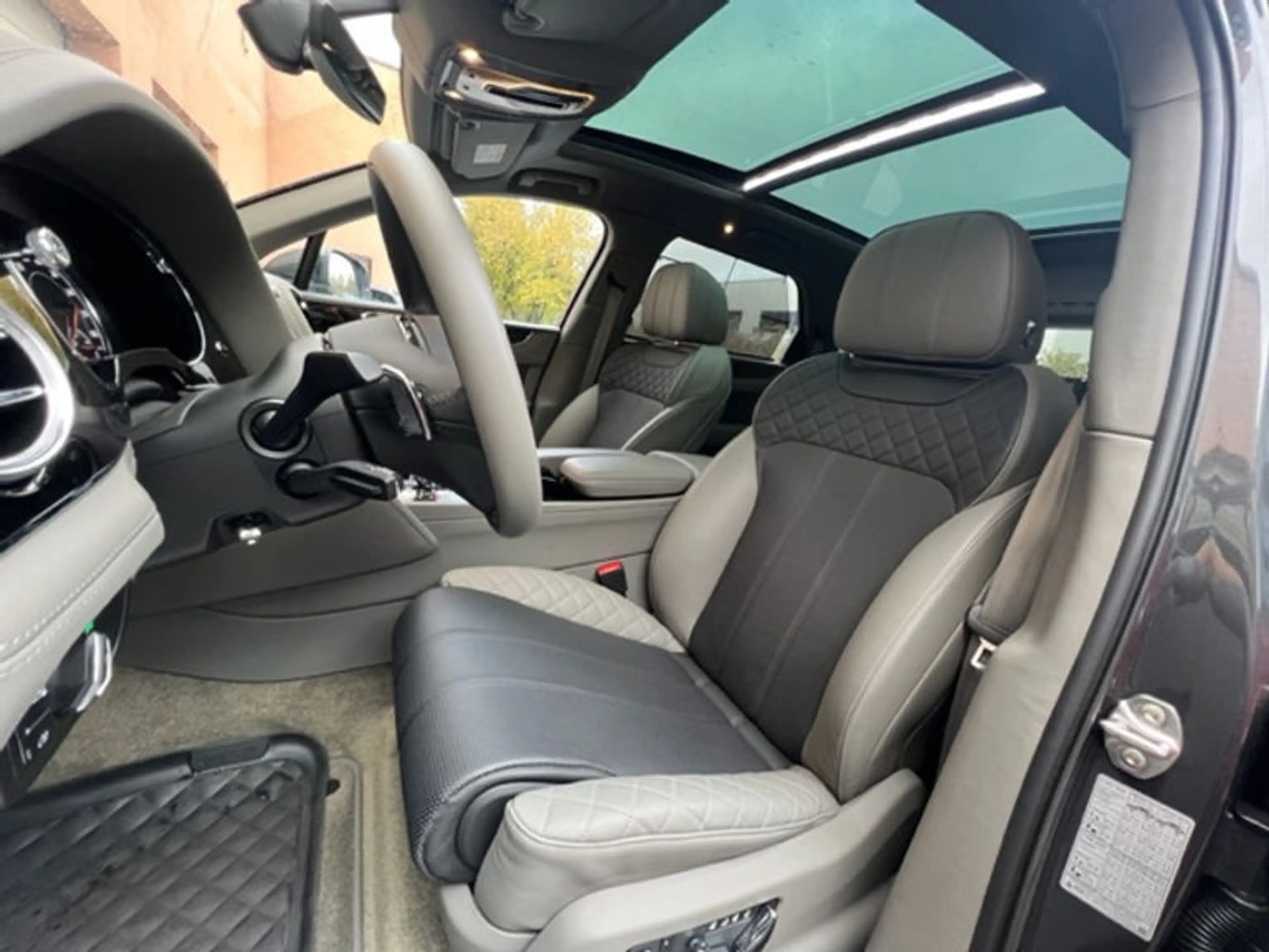 Bentley Bentayga 4.0 V8 Diesel 4WD Autom.Mulliner — photo 11