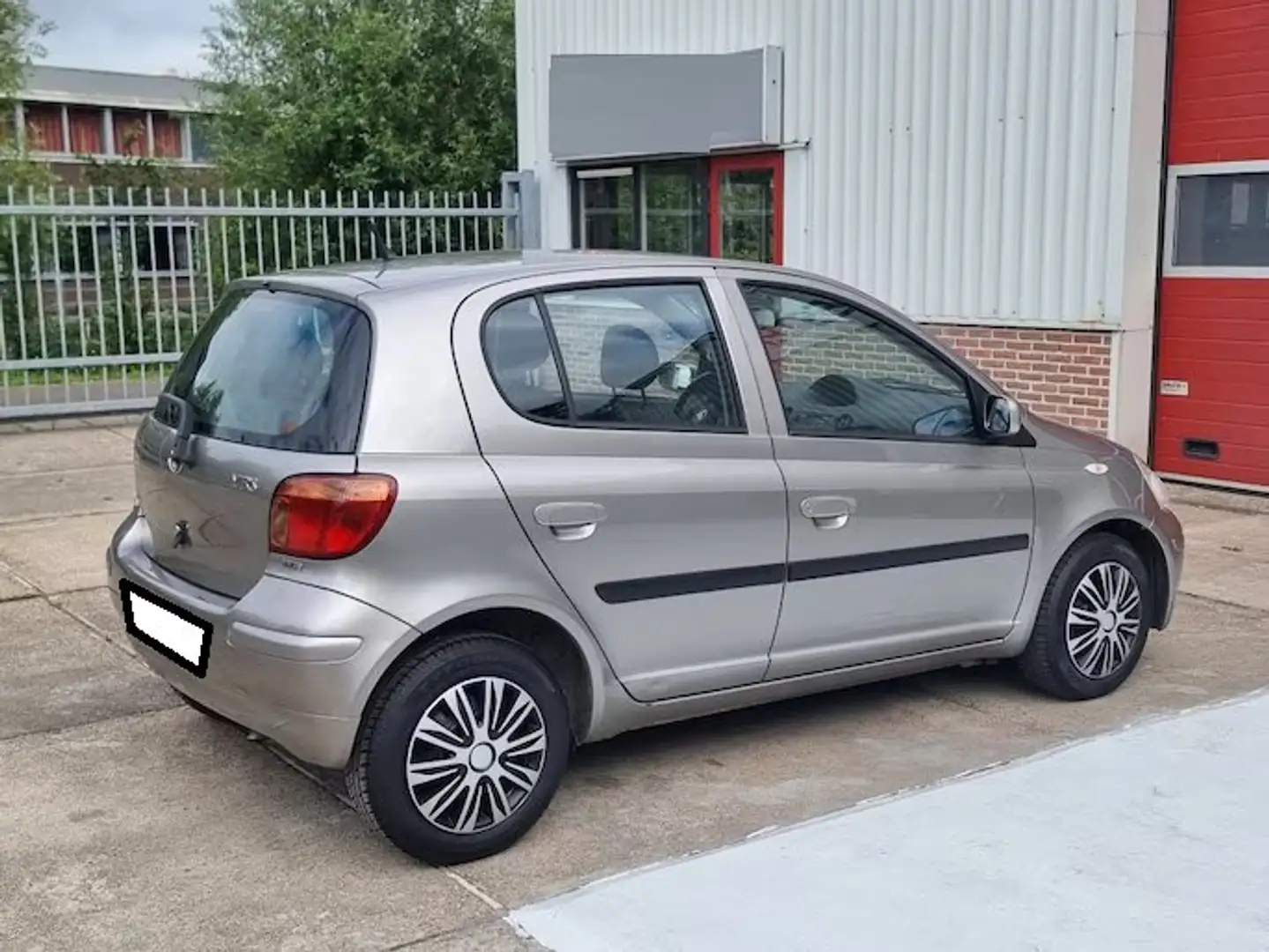 Toyota Yaris Yaris 1.3 Automatik Sol Gris - 2