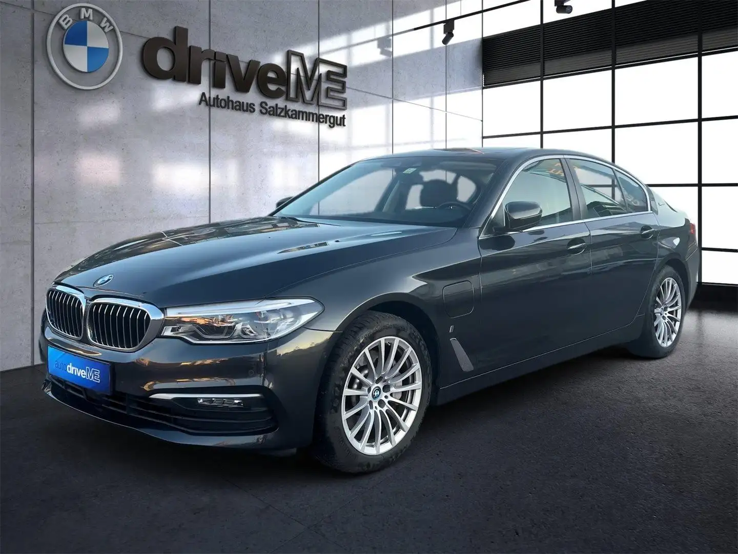 BMW 530 e Grijs - 2