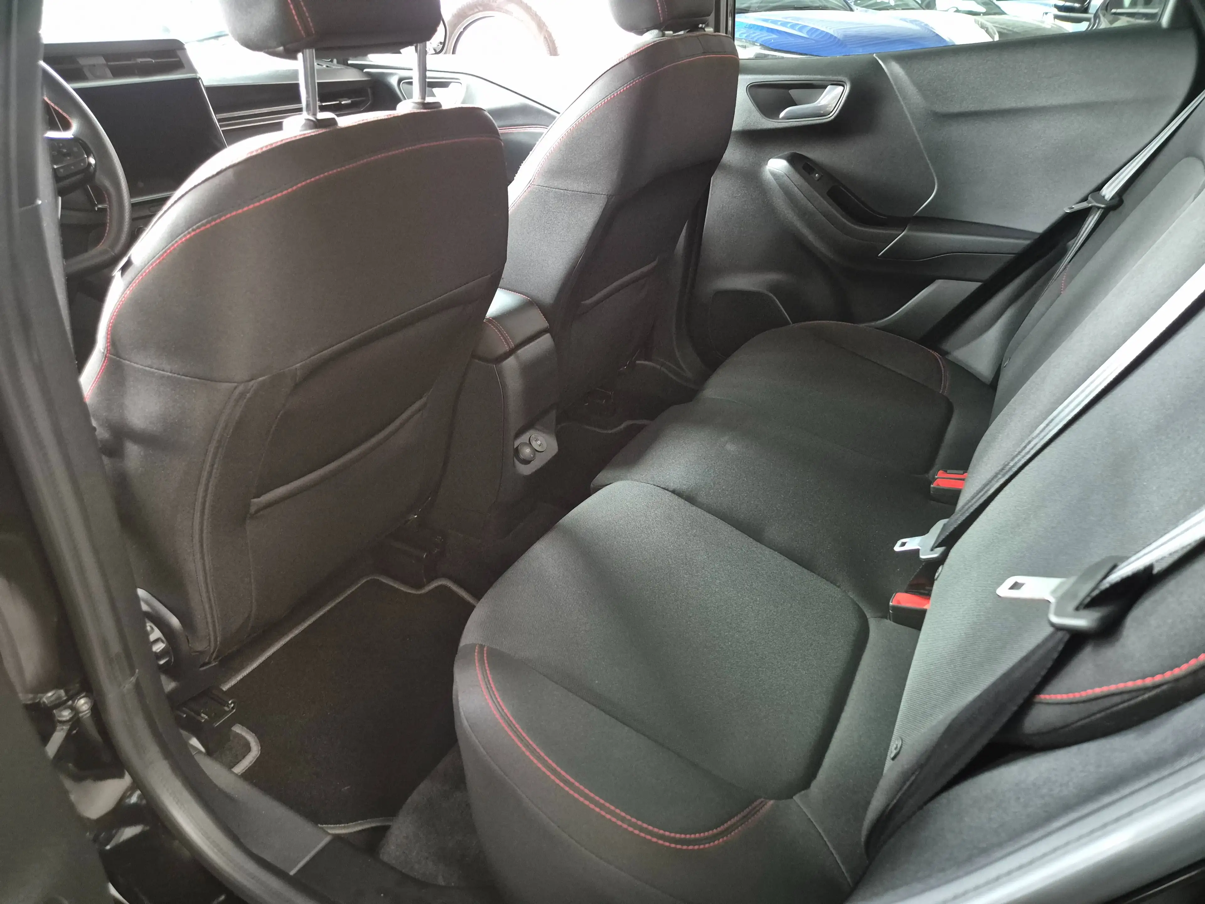 Ford Puma ST-Line Winter Allwetter CarPlay PDC hinten — photo 9