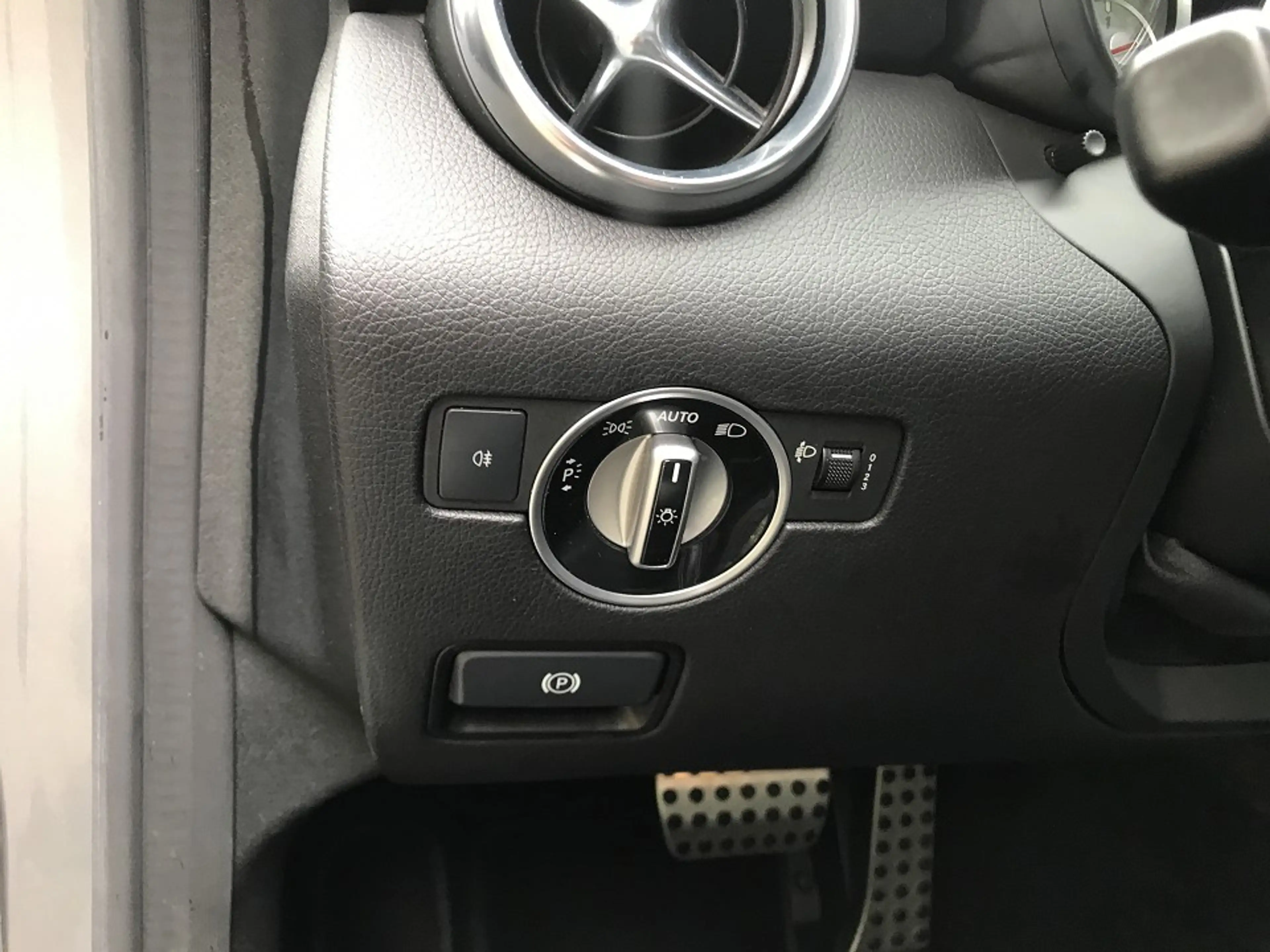 Mercedes-Benz SLK 200 BlueEFFICIENCY — photo 10