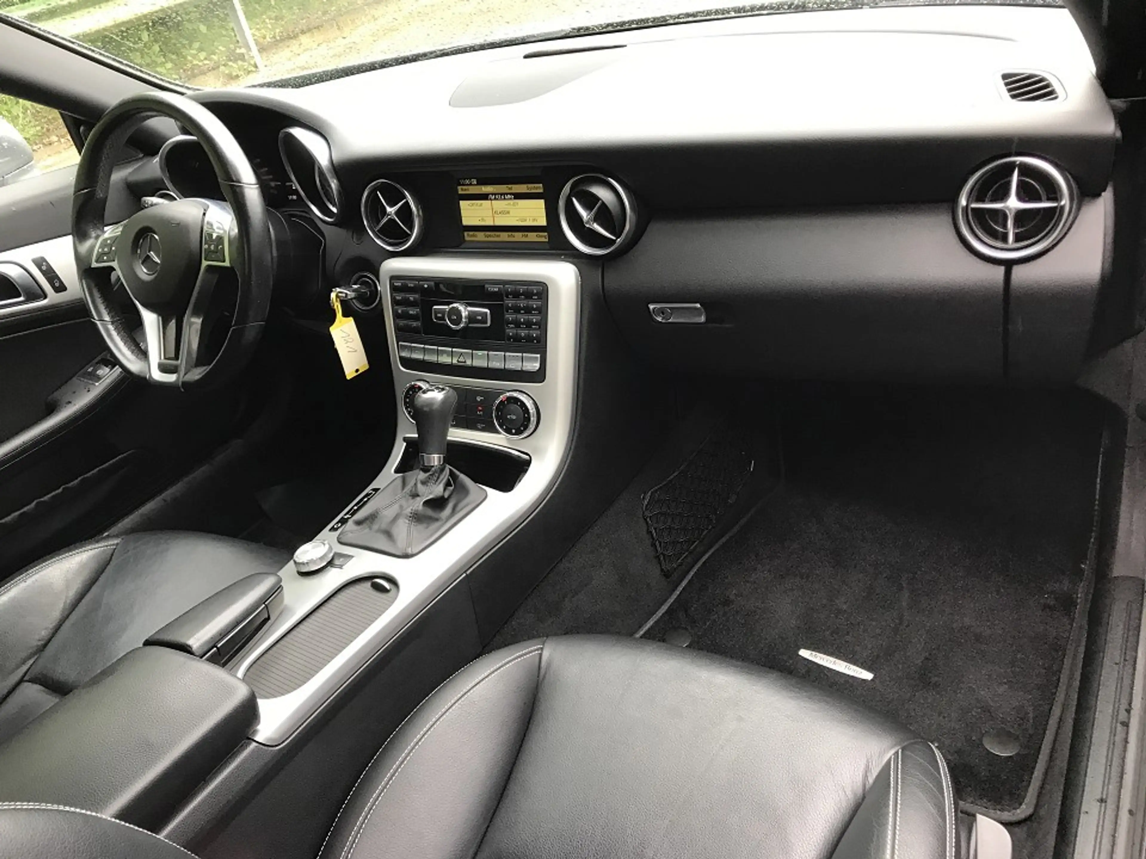 Mercedes-Benz SLK 200 BlueEFFICIENCY — photo 14