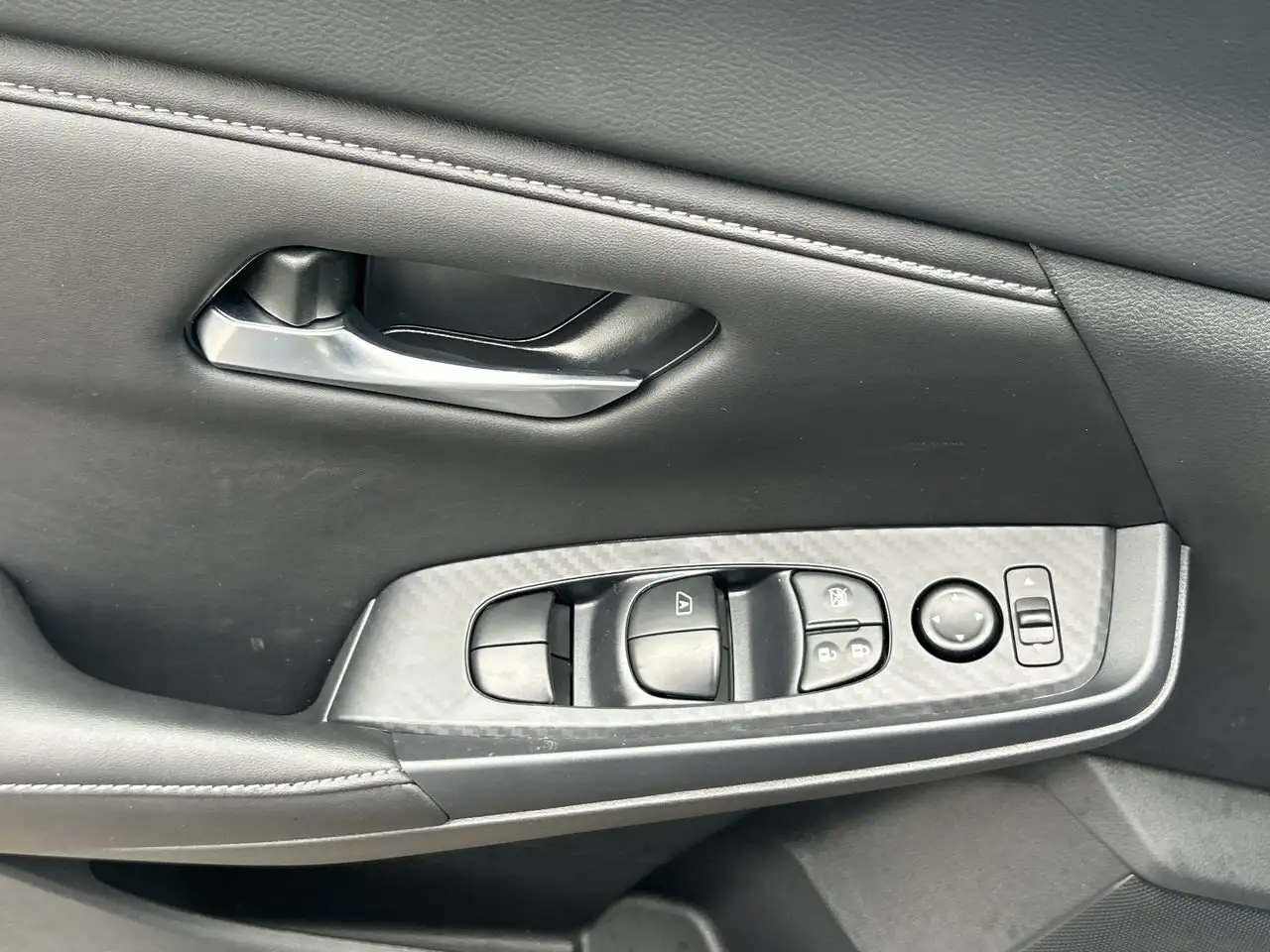 Nissan Sentra снимка Nissan Sentra
