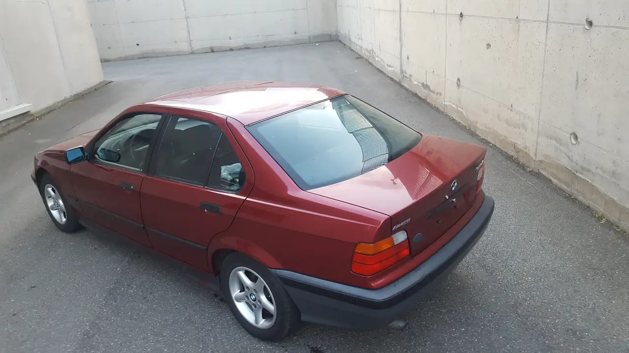 BMW 318 E 36 4 porte, foto 2
