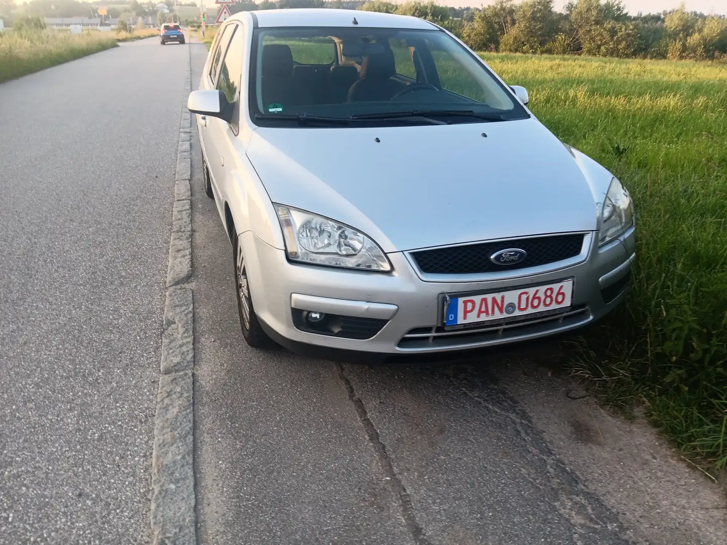 Ford Focus Turnier 1.6 16V Aut. Connection Plateado - 2