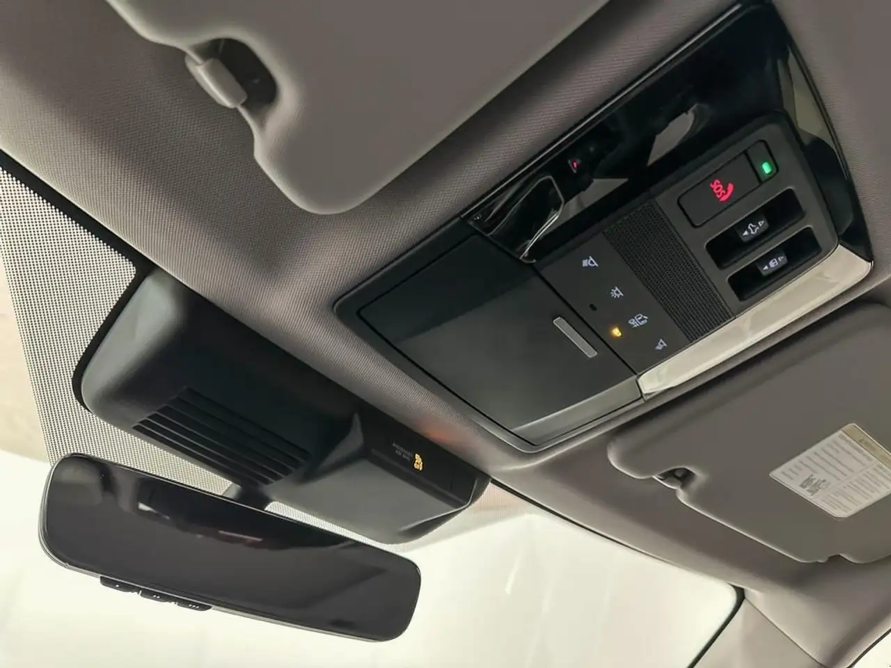 Mitsubishi Outlander снимка Mitsubishi Outlander