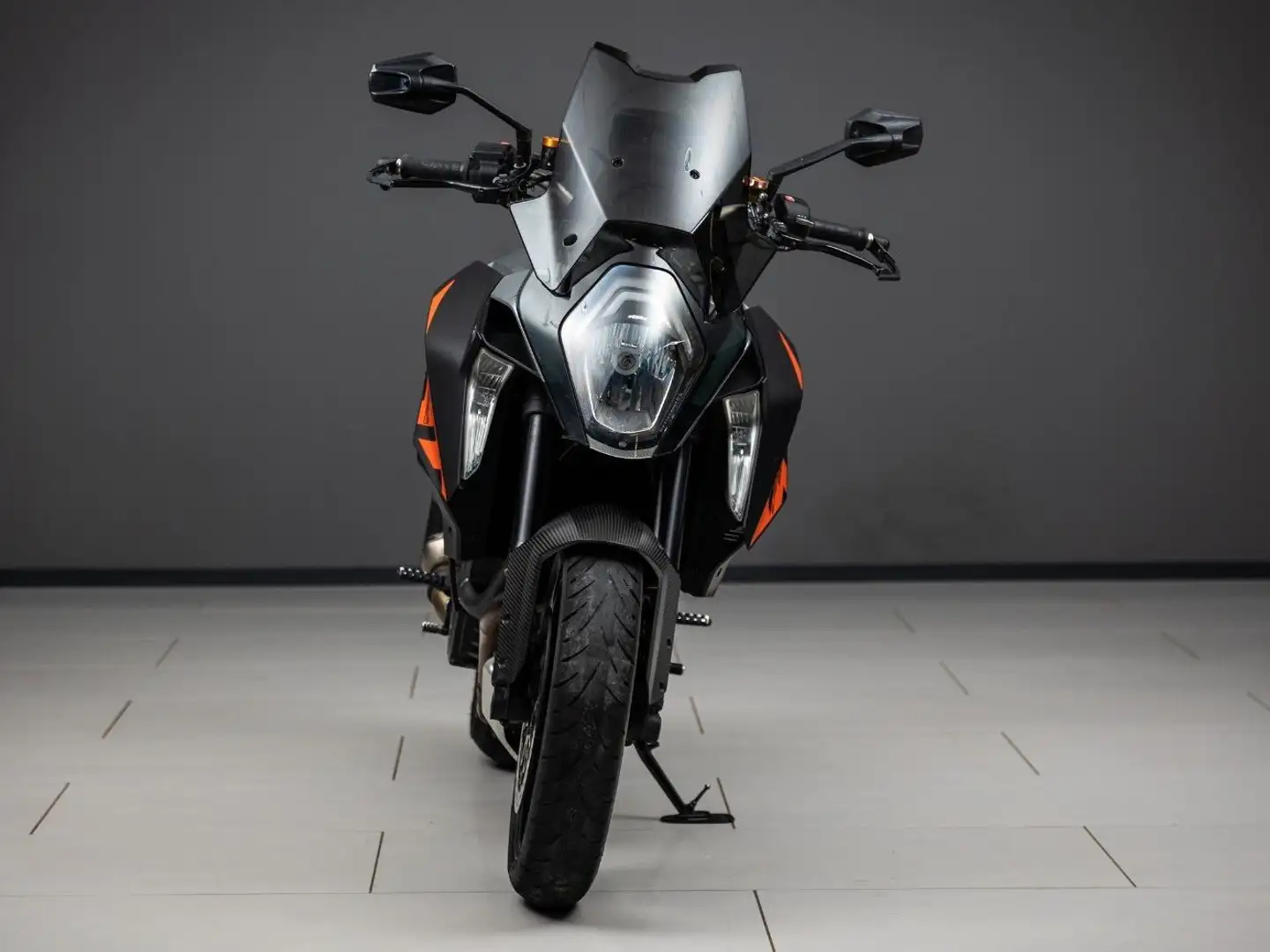KTM 1290 Super Duke GT Šedá - 2