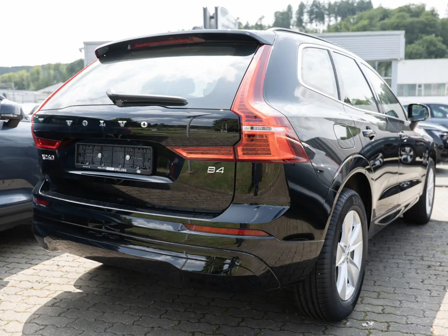 Volvo XC60 B4 B Core PDC KAMERA NAVI LED FACEL. Schwarz - 2