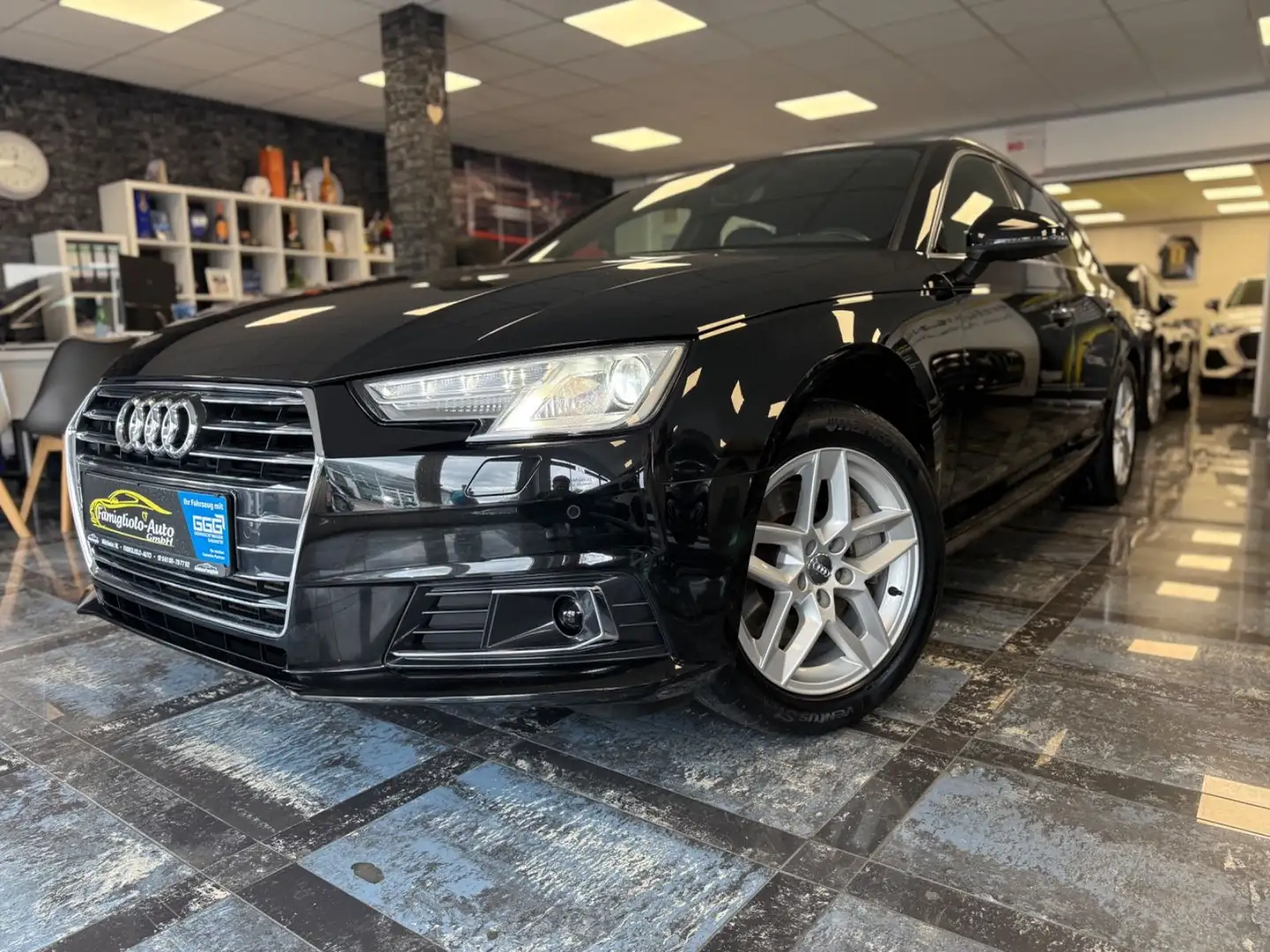 Audi A4 Avant design*Virtual*Klimaauto*Aluräder*Xenon Schwarz - 2