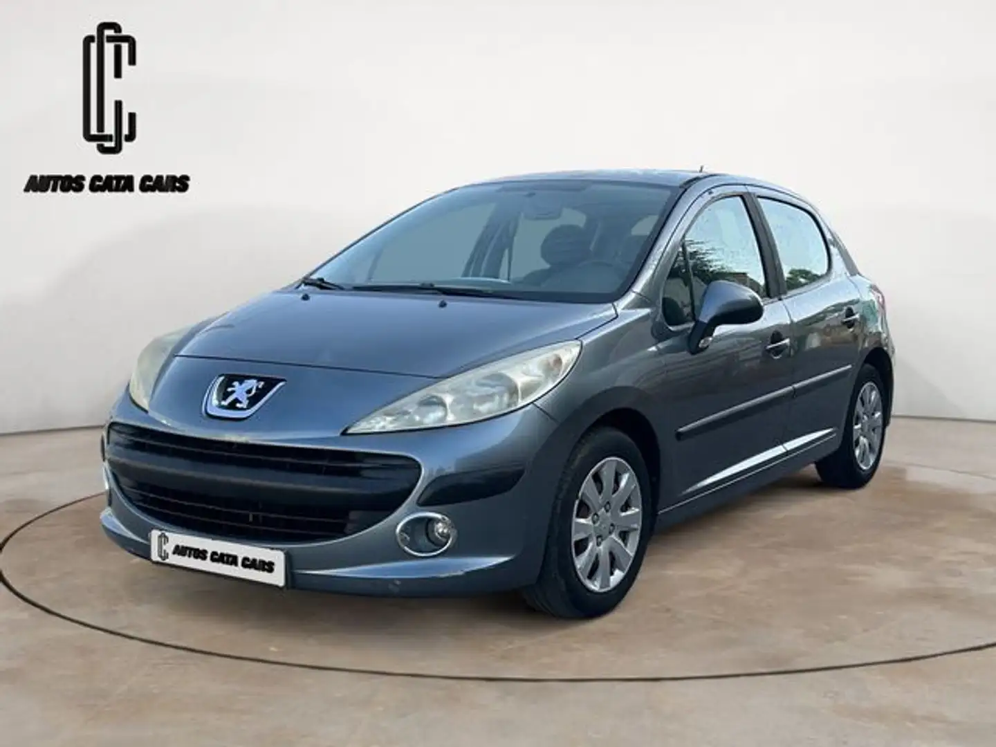 Peugeot 207 1.4HDI Confort Gris - 2