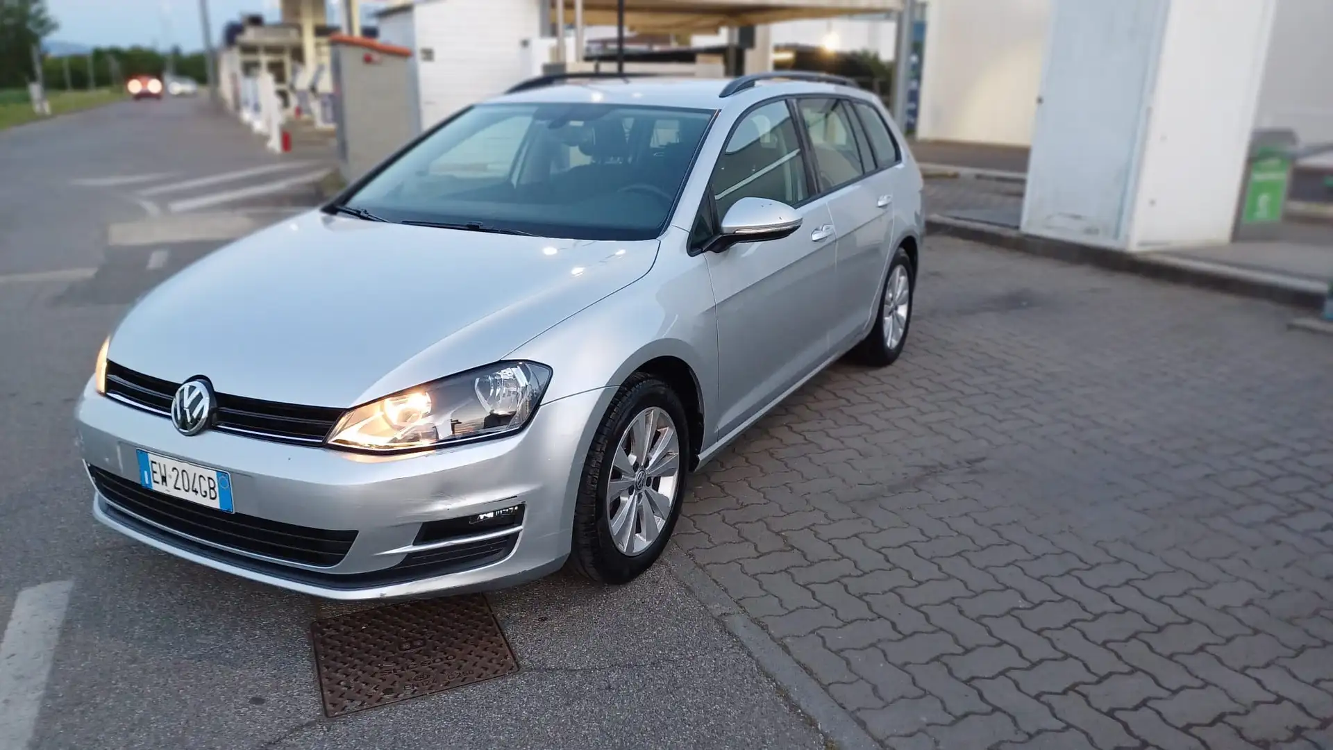 Volkswagen Golf Variant 1.6 tdi Trendline - 1