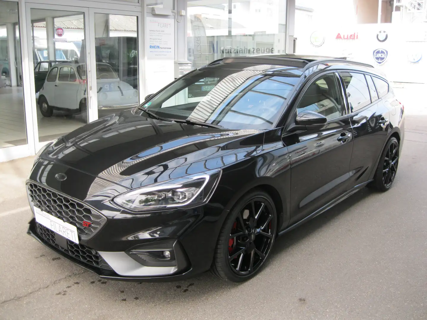 Ford Focus ST Automatik 2,3l 206Kw Navi-Klima-Pano-Winterpak. Noir - 1