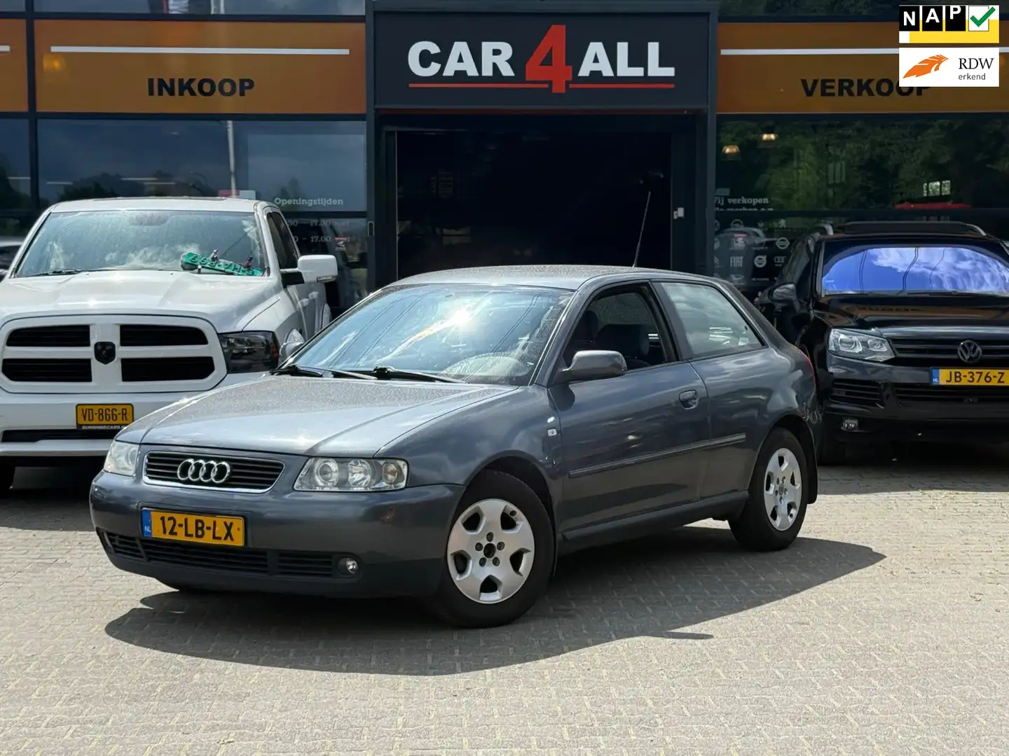 Audi A3 1.6 Ambiente AUTOMAAT/NAP/CLIMA/LMVELGEN/ELEKRAMEN Gris - 1