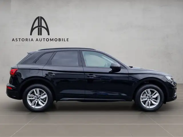 Audi Q5 view 7
