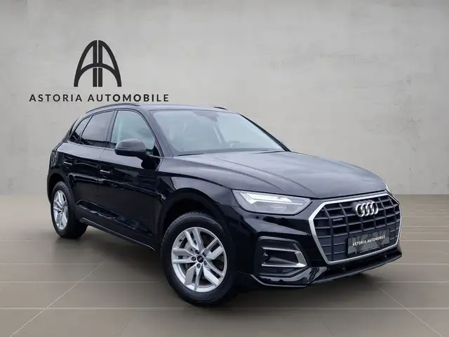 Audi Q5 view 4