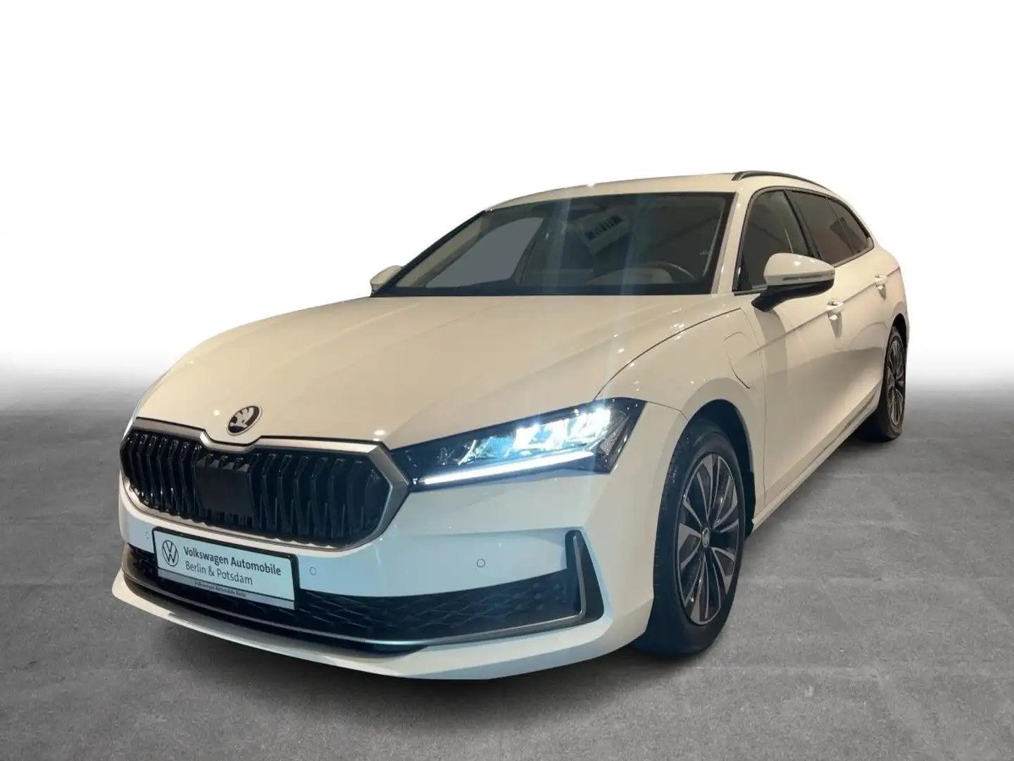 Skoda Superb Combi iV 1.5TSI DSG Selection NAVI KAMERA Weiß - 2