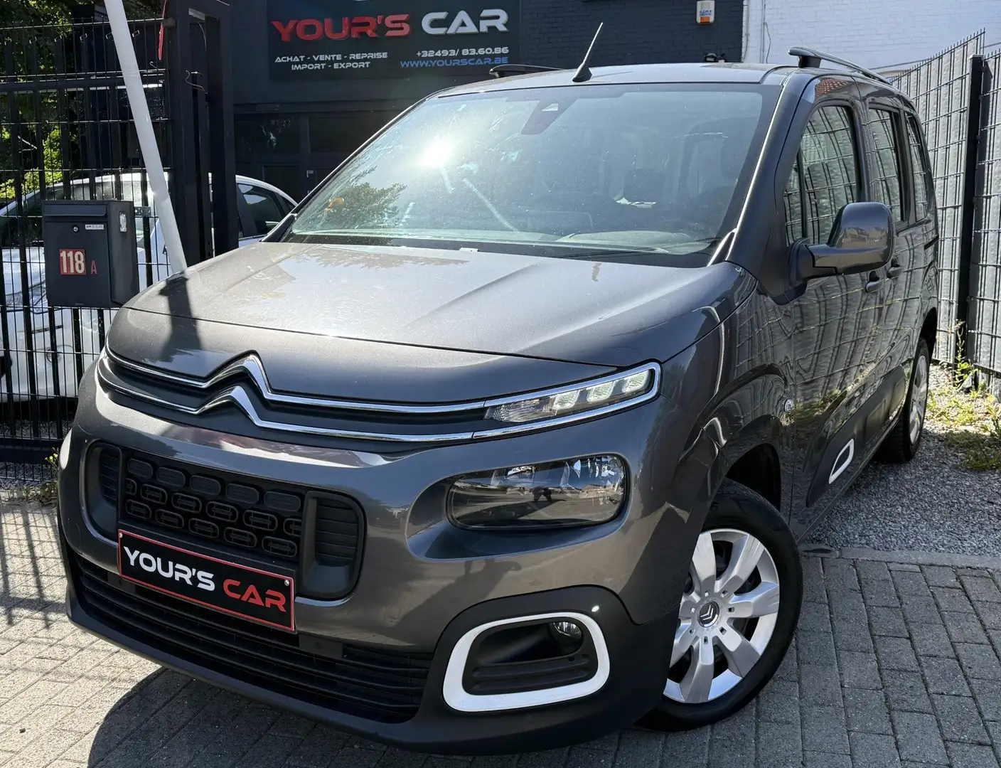 Citroen Berlingo 1.5 BlueHDi M Live S - Ecran - Clim - Euro 6d Grau - 1