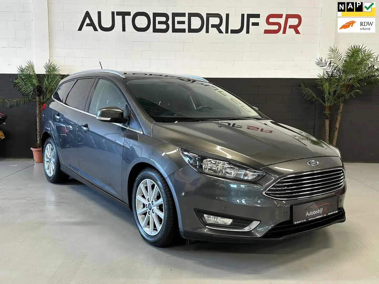 Ford Focus Wagon 1.5 Titanium Edition 182PK! Navigatie! Cruis - 1