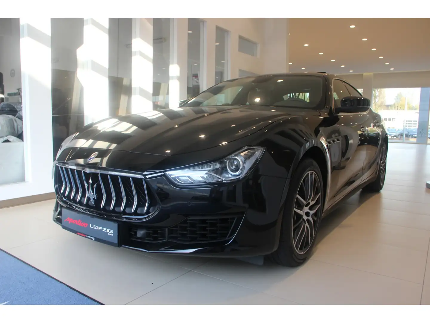 Maserati Ghibli Sonderfinanzierung Schwarz - 2