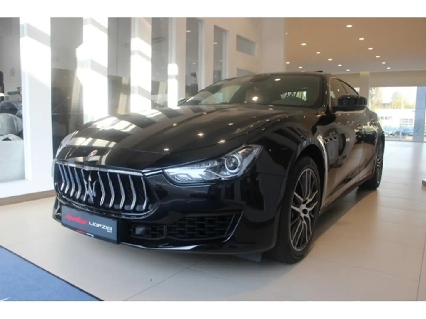 Maserati Ghibli Sonderfinanzierung Schwarz - 1