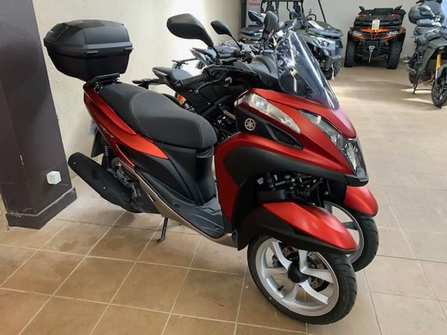 Yamaha TriCity Roşu - 1