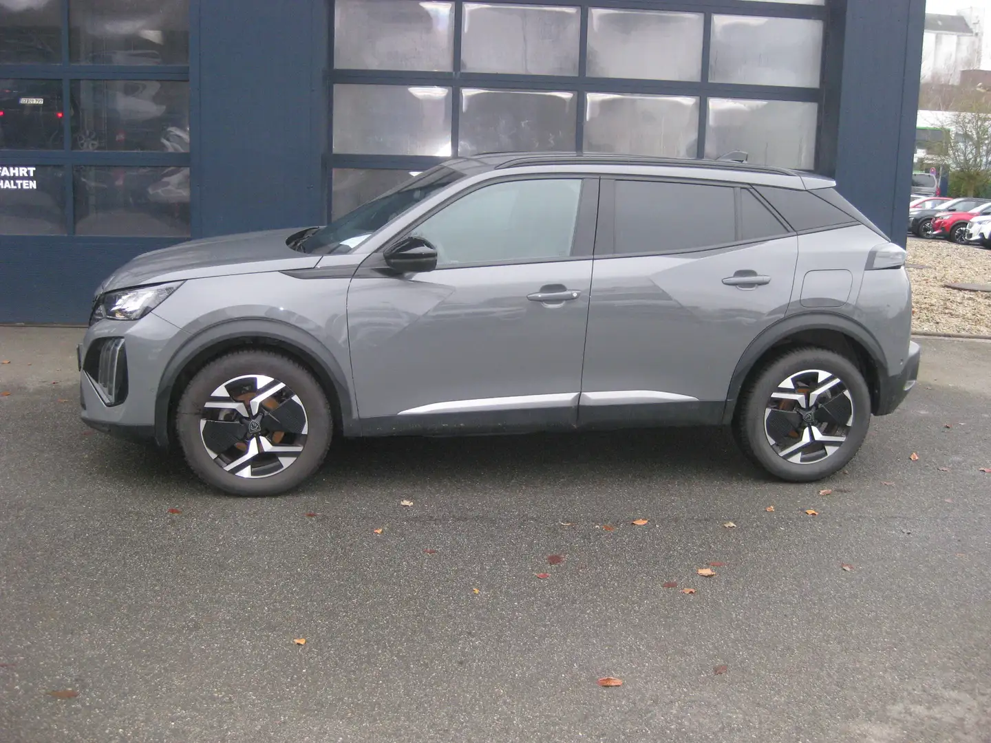Peugeot 2008 Allure Grau - 2