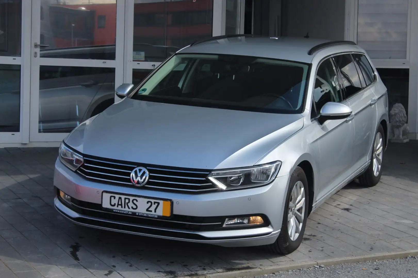 Volkswagen Passat Variant 2.0TDI NAVI SHZ KLIMA PDC ALU EU6 Silber - 1
