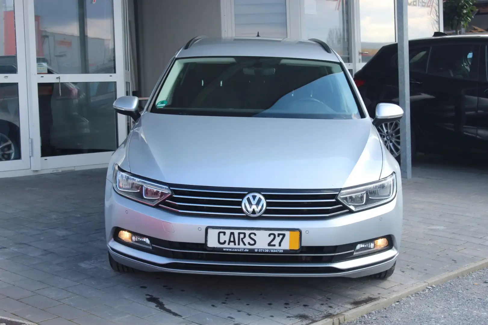 Volkswagen Passat Variant 2.0TDI NAVI SHZ KLIMA PDC ALU EU6 Silber - 2