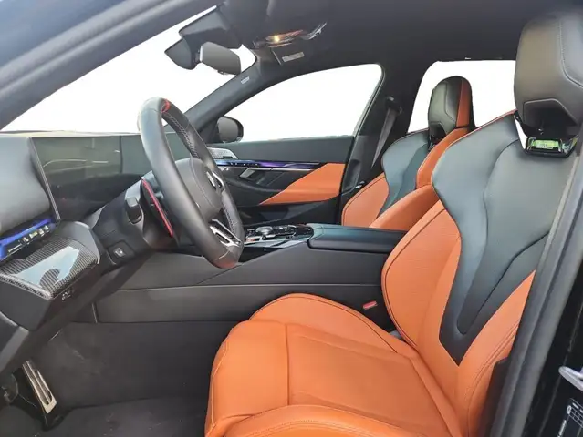 BMW M5 view 10