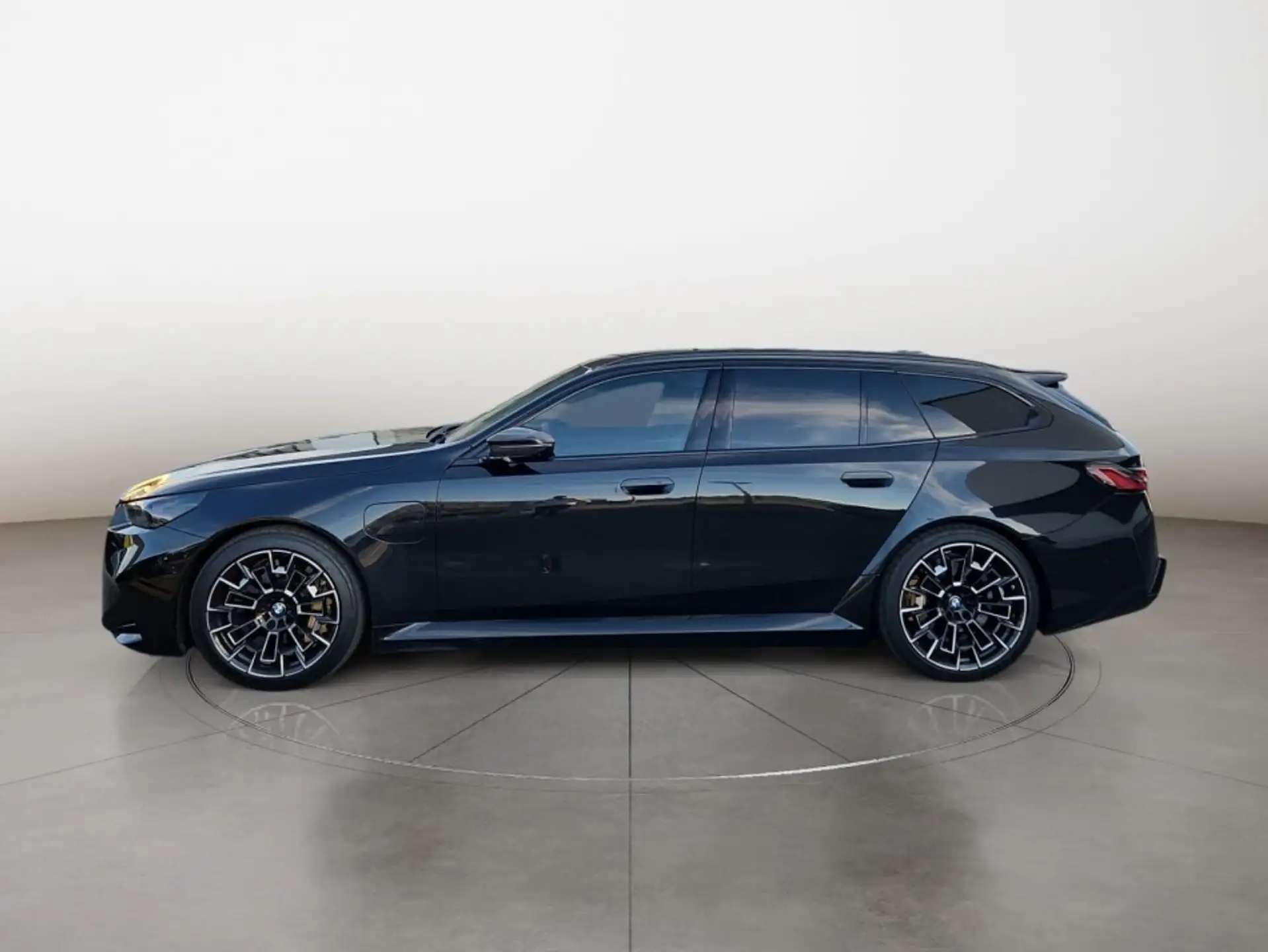BMW M5 2025 네이비 사진 2