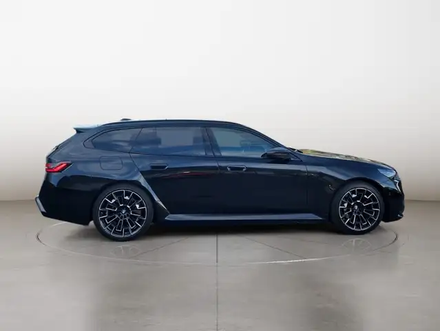 BMW M5 view 6