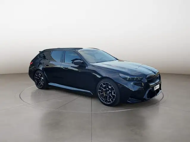 BMW M5 view 7