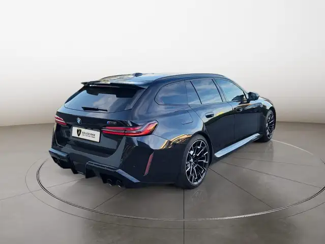 BMW M5 view 5