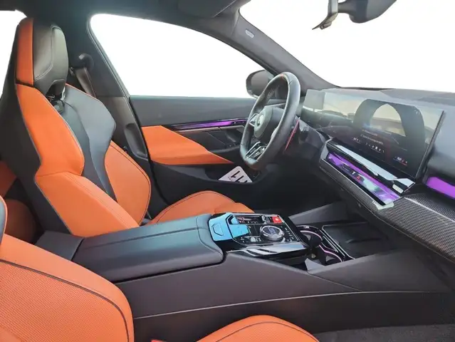BMW M5 view 11
