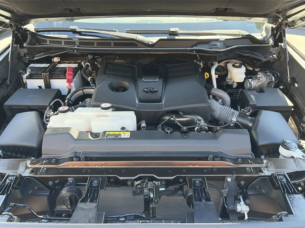 Toyota Tundra снимка Toyota Tundra