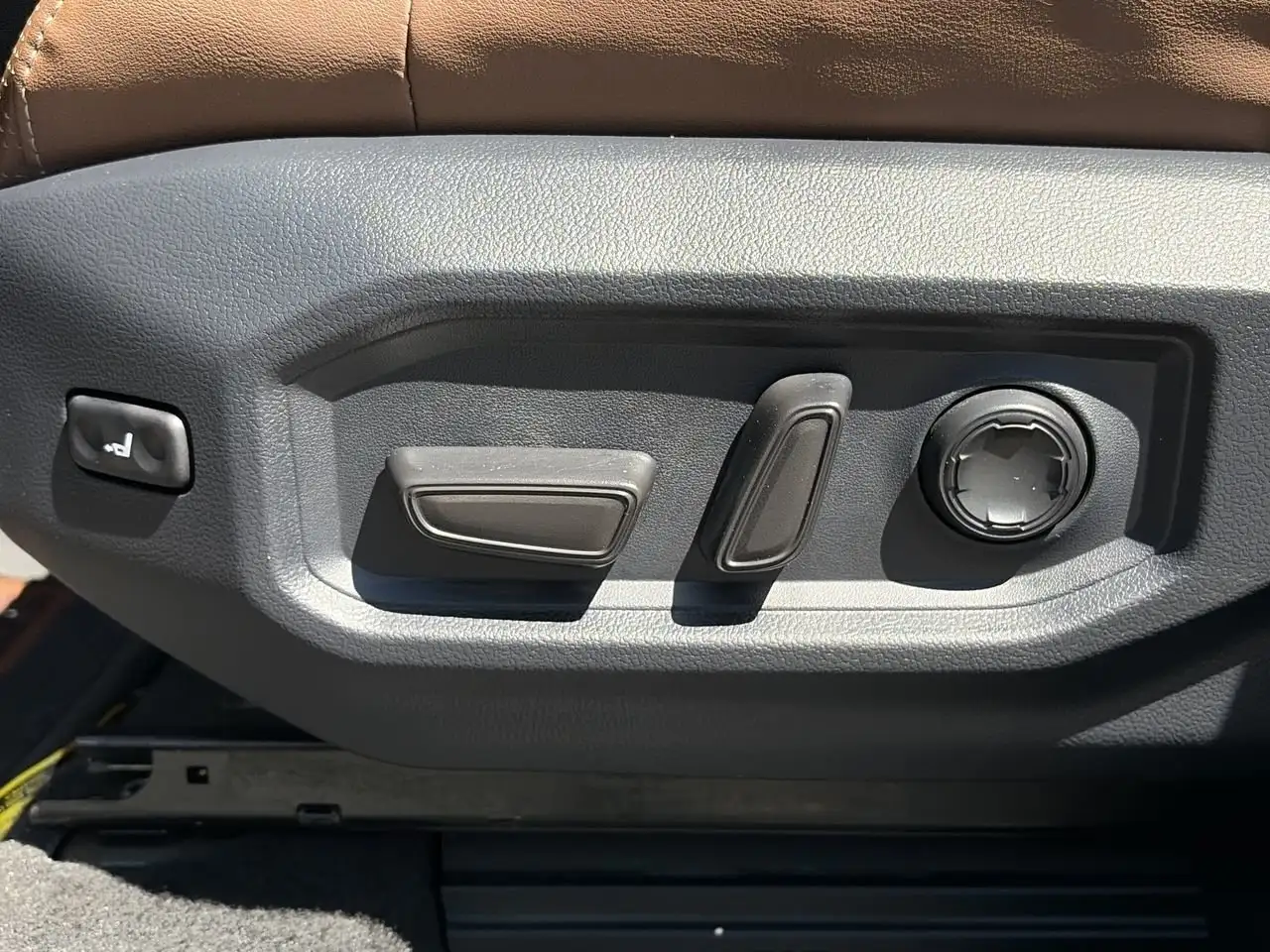 Toyota Tundra снимка Toyota Tundra