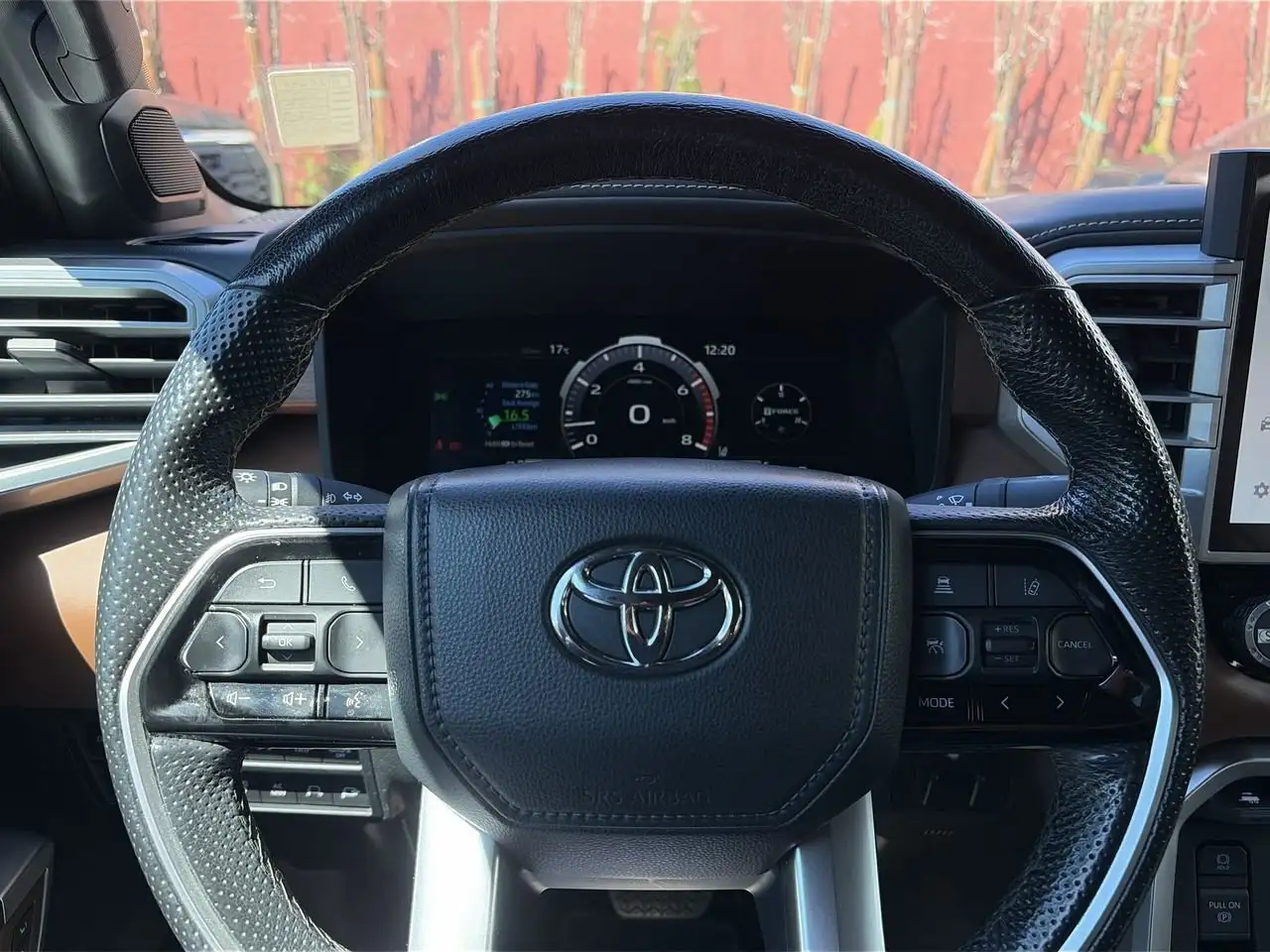 Toyota Tundra снимка Toyota Tundra