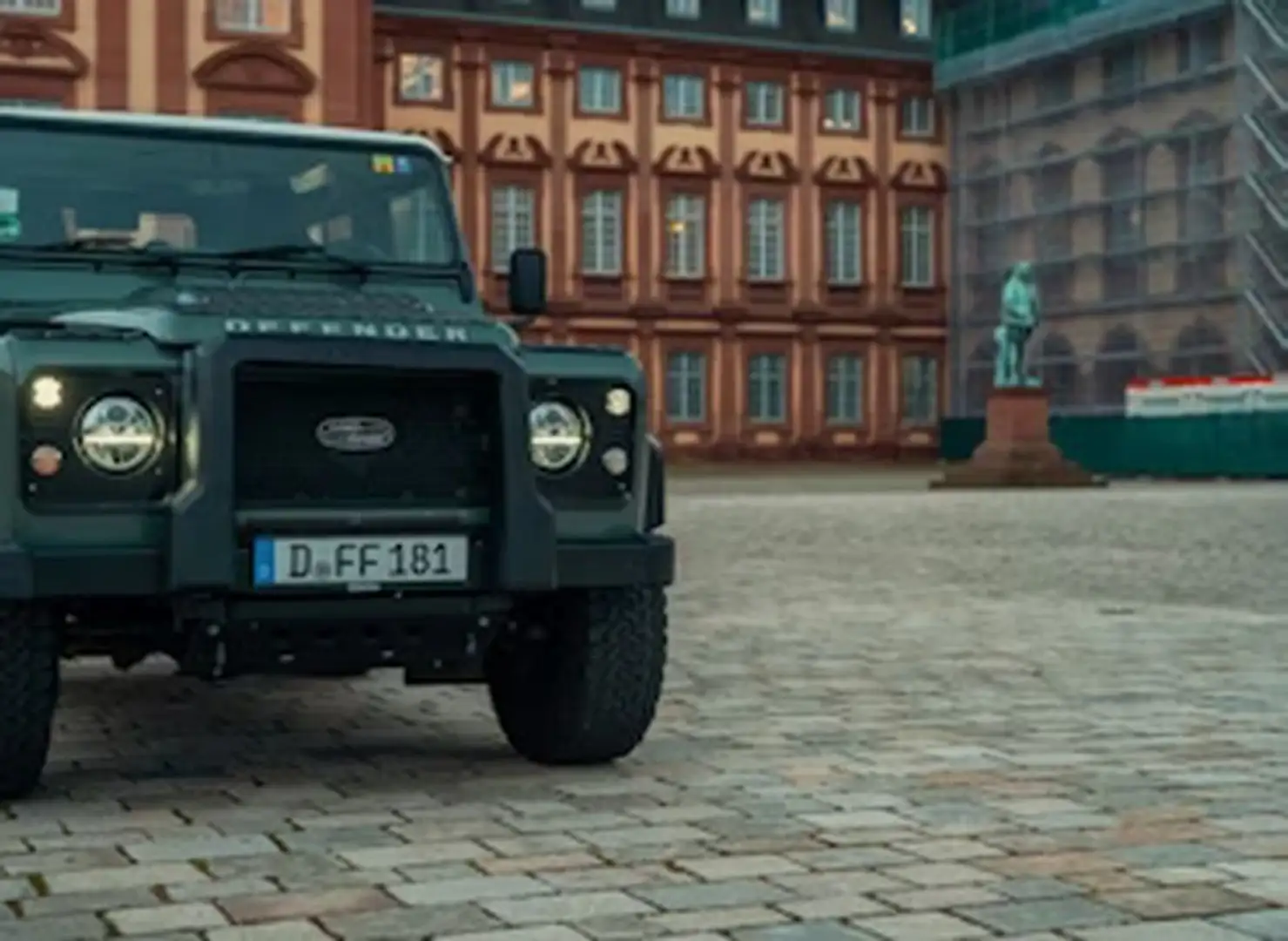 Land Rover Defender 90 XS Station Wagon - 2