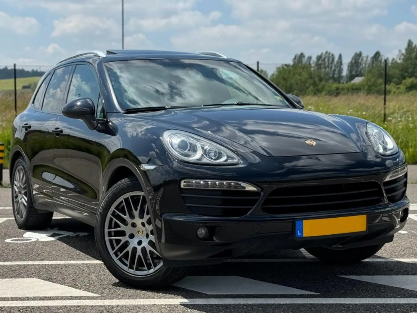 Porsche Cayenne S 4.8 PDK 400 CH Échappement Akrapovic ** Noir - 2