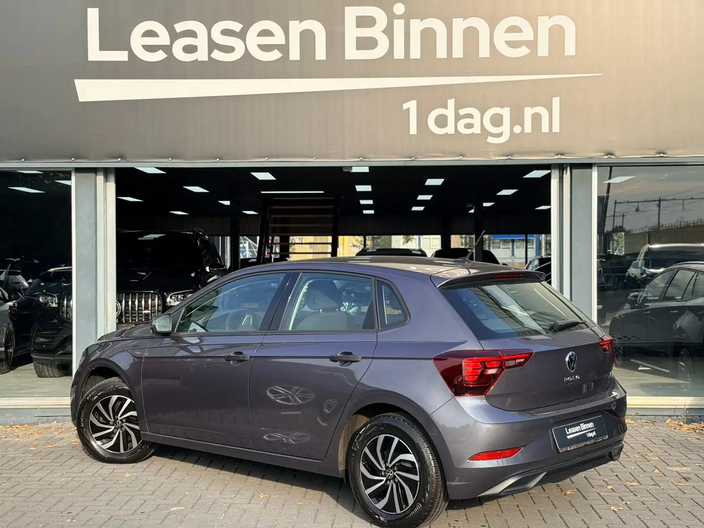 Volkswagen Polo 1.0 TSI Life Gris - 2