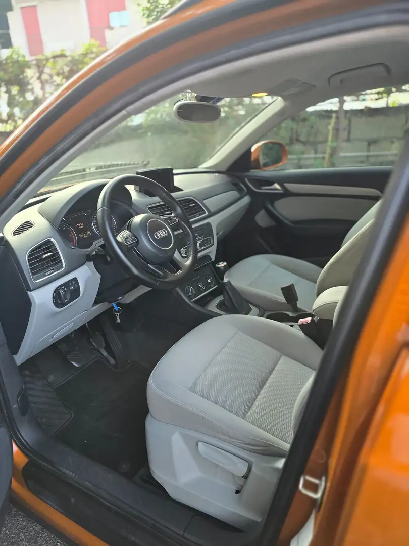 Audi Q3 Q3 2.0 tdi 140cv Arancione - 2