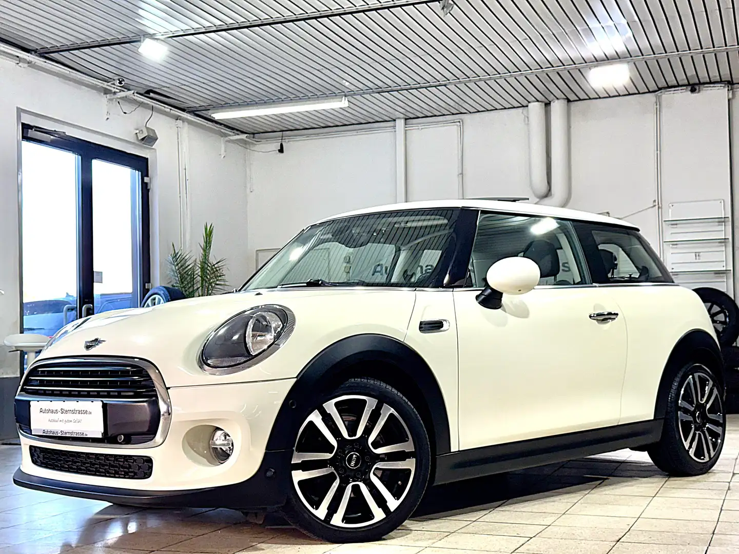 MINI One *Pepper*Navi*PDC*Pano*CarPlay* Weiß - 1