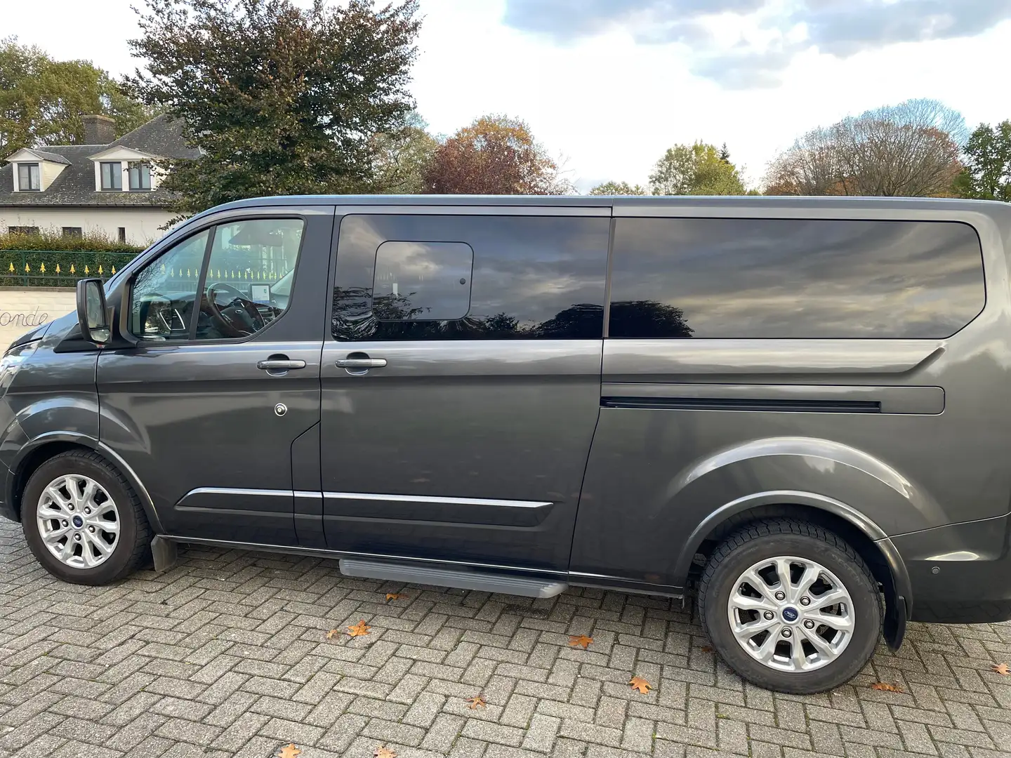 Ford Tourneo Custom Tourneo Custom 320 L2H1 VA Autm. Titanium Gris - 2