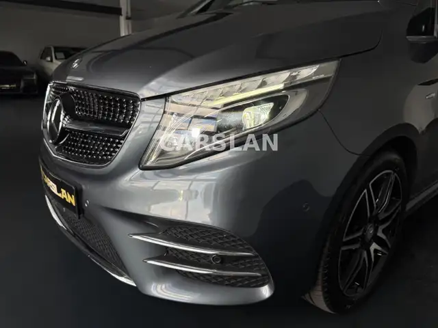 Mercedes-Benz V-Class view 18