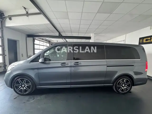 Mercedes-Benz V-Class view 9